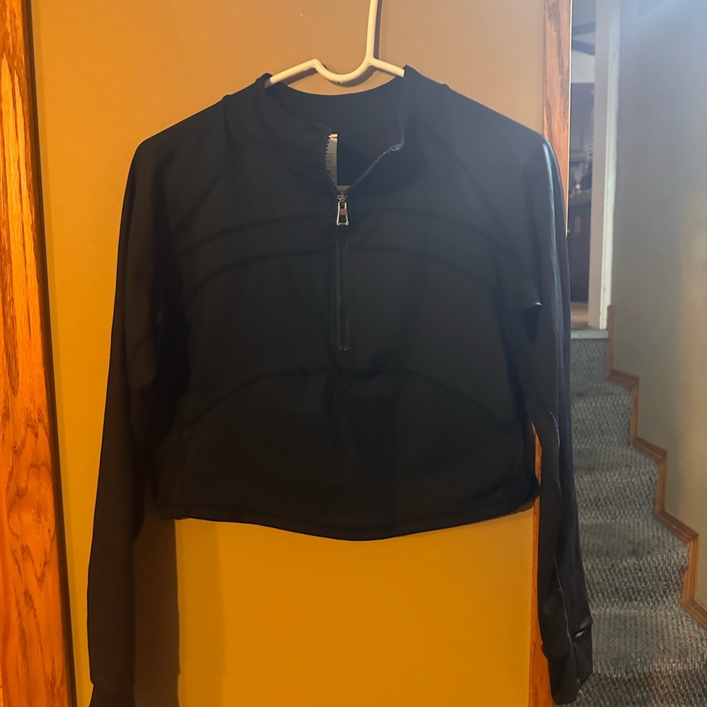 Cropped athletic jacket